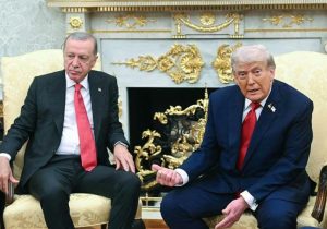 AKP, ‘Erdoğan’ın, Trump tarafından mal varlığı ile tehdit edildiği’ iddiasını yalanladı; Erdoğan dava açtı