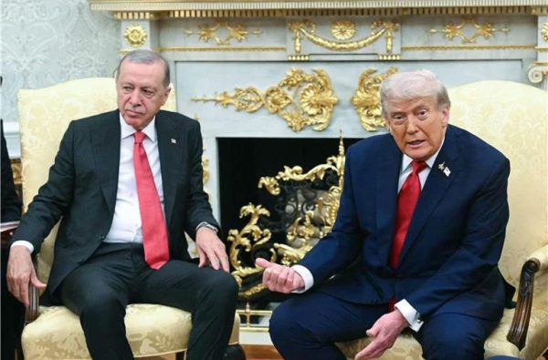 AKP, ‘Erdoğan’ın, Trump tarafından mal varlığı ile tehdit edildiği’ iddiasını yalanladı; Erdoğan dava açtı