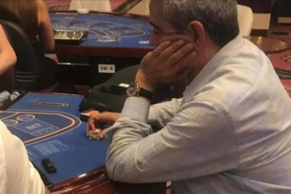 “Millet şükretmiyor“ demişti: MHP’li ismin Kıbrıs’ta kumar masasında görüntüleri çıktı