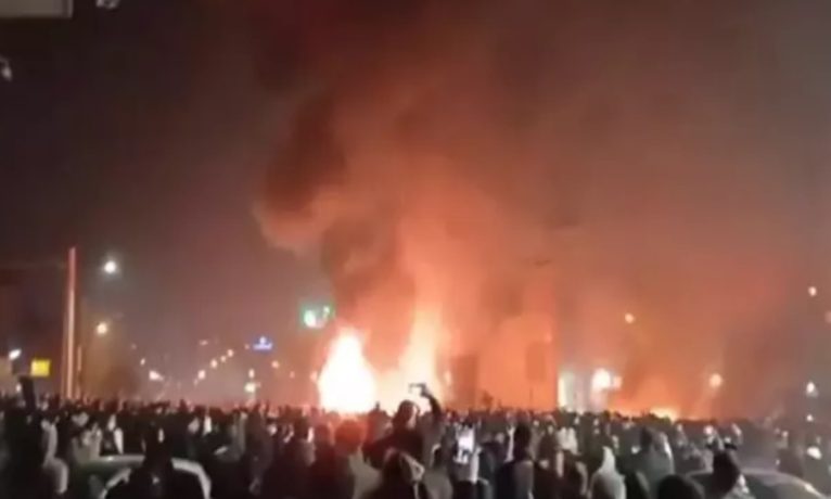 İran’daki protestolarda ölü sayısı 3 bin 90’a yükseldi