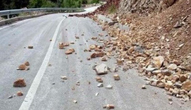 Trodos’ta heyelan ve don alarmı: Kritik yollar tehlikeli