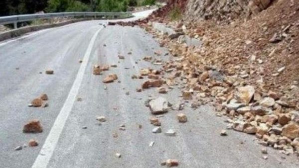 Trodos’ta heyelan ve don alarmı: Kritik yollar tehlikeli