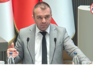 Şahiner: “Narenciyede sorun kronik değil, bilinçli ihmal!”