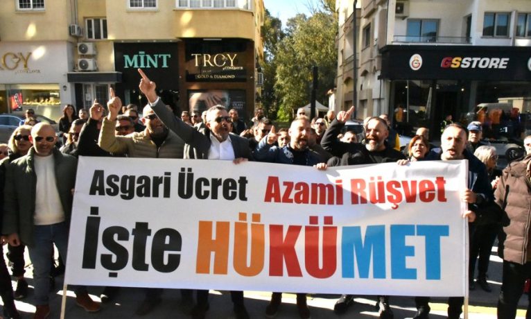 “Asgari ücret azami rüşvet”: Sendikalardan Üstel’e karşı eylem