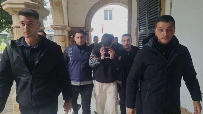 Uluhan Oto Galeri’deki kurşunlama davasında 16 yaşındaki zanlı için 2 gün tutukluluk