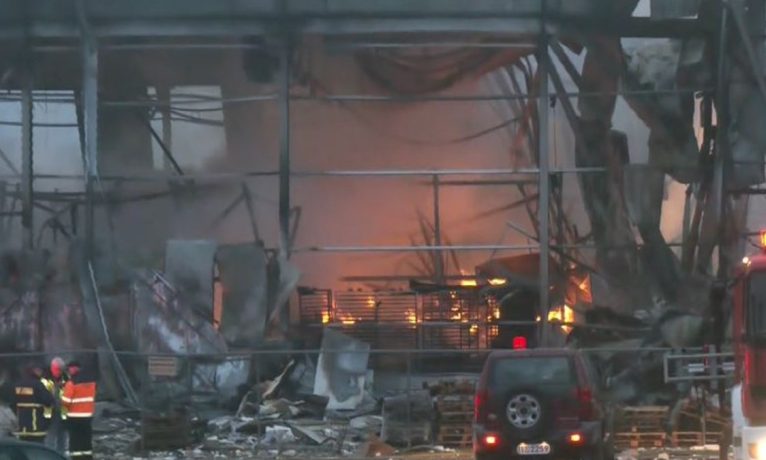 Fabrika yangını: Dört kişinin cansız bedeni bulundu, bir kadın kayıp