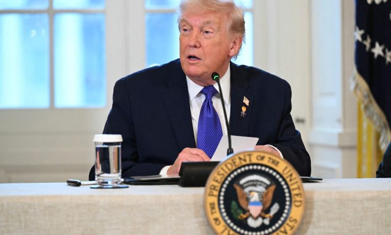 Trump Grönland konusunda ısrarcı: “ABD almazsa Rusya veya Çin alacak”