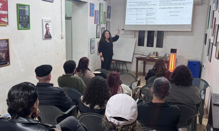 FEminiST etkinlikler dizisi “Bilim ve Kadın” buluşmasıyla devam etti