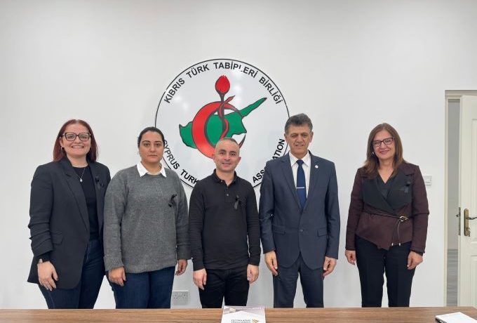 Kamu Hizmeti Komisyonu, Tabipler Birliği’ni ziyaret etti