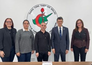 Kamu Hizmeti Komisyonu, Tabipler Birliği’ni ziyaret etti