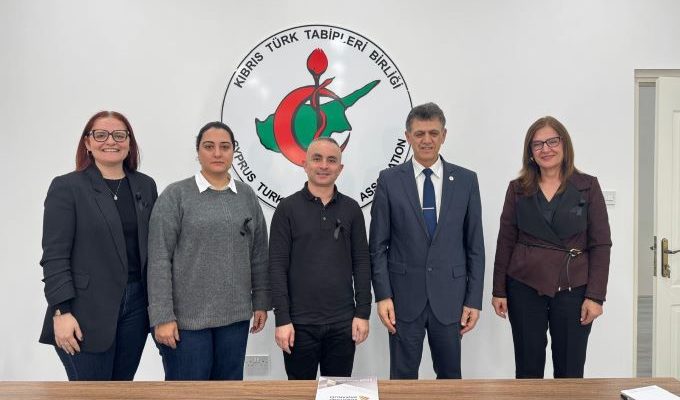 Kamu Hizmeti Komisyonu, Tabipler Birliği’ni ziyaret etti