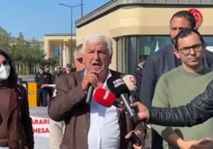 Bıçaklı Meclis önünden seslendi: “Telefon Dairesi’ni babanızdan miras mı buldunuz?”