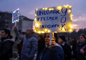 Türkiye’nin yıkıldığı 6 Şubat’ın üçüncü yılı: 53 binden fazla insan öldü, geride hala bulunamayan cenazeler, konteyner kentler ve adalet arayışı kaldı