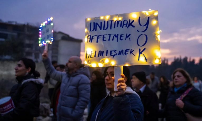 Türkiye’nin yıkıldığı 6 Şubat’ın üçüncü yılı: 53 binden fazla insan öldü, geride hala bulunamayan cenazeler, konteyner kentler ve adalet arayışı kaldı