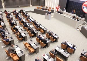 CTP’nin erken seçim tezkeresi hükümet oylarıyla reddedildi