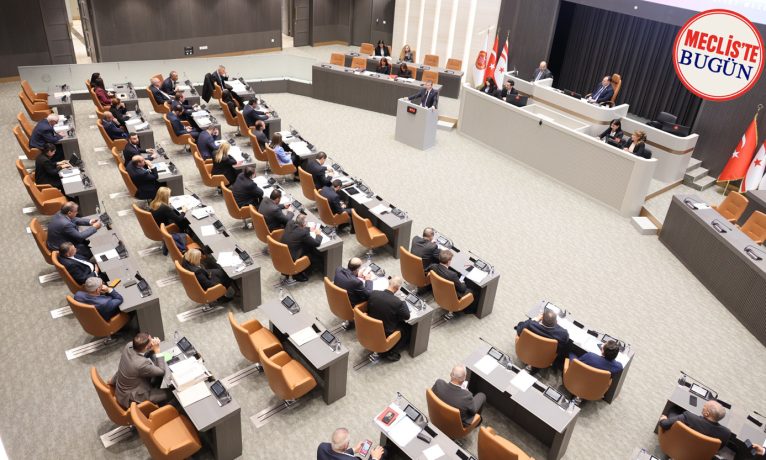 CTP’nin erken seçim tezkeresi hükümet oylarıyla reddedildi