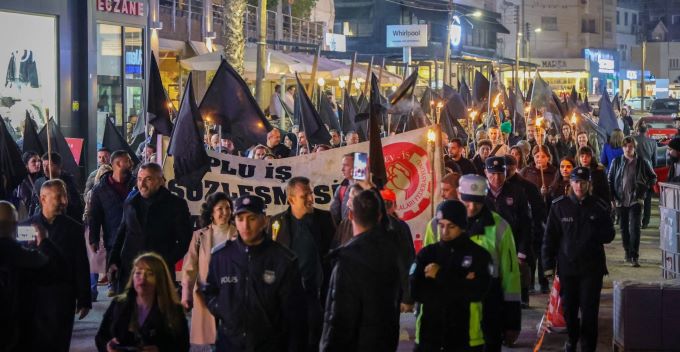 Beş sendika sokağa indi: “Hükümet istifa” sloganları Başbakanlık önünde yükseldi