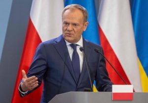 Polonya Başbakanı Tusk: “İran’ı hemen terkedin, saatler sonra bu mümkün olmayabilir“