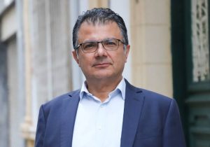 Asım Akansoy: “Yargı referandumu Üstel’in manevrası; Öztürkler görevden çekilmeli; erken seçim kaçınılmaz”