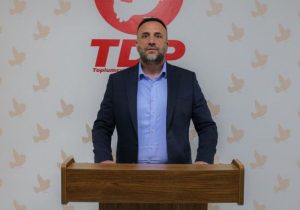 Zeki Çeler: “Dokunulmazlık zırhının arkasına saklanmayın; sandığı kurun, yargının yolunu açın”