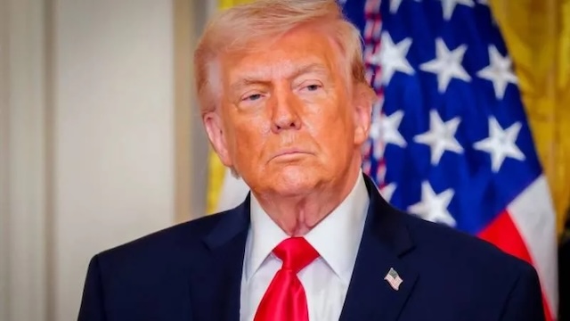 Trump, İran’a verdiği süreyi uzattı: “6 Nisan’a kadar enerji tesislerine saldırmayacağız”