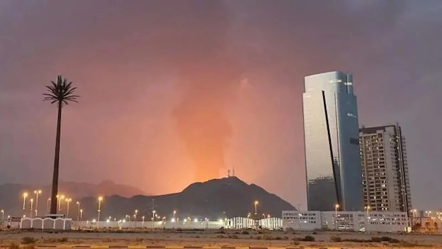 İRAN’DAN SERT MİSİLLEME Çoklu savaş başlıklı füzeler İsrail’i vurdu