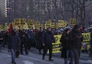ABD ve İsrail’in İran’a saldırıları dünyanın farklı ülkelerinde protesto edildi
