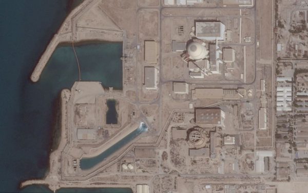 İran’ın nükleer santraline füze isabet etti