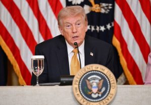 Trump’tan İran’a: “Katar’ı bir daha vurursanız sahanızı yerle bir ederiz”