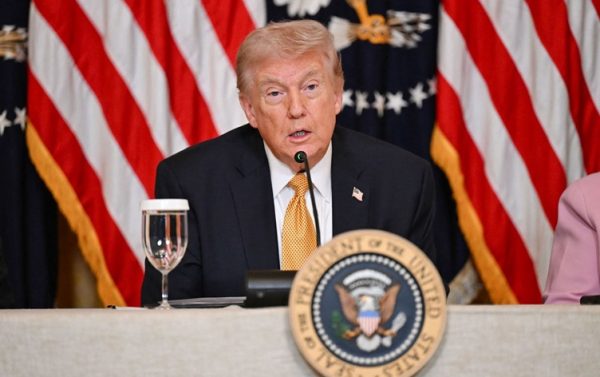 Trump’tan İran’a: “Katar’ı bir daha vurursanız sahanızı yerle bir ederiz”