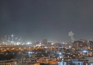 Dubai’de düşen füze parçaları yangına yol açtı: 4 yaralı