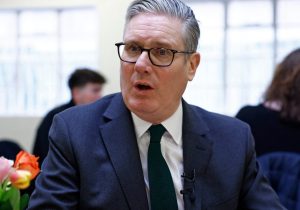 Starmer: “İngiltere’nin savaştaki rolü savunma amaçlı“