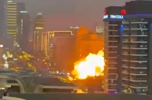 İran’dan Dubai̇’ye füze ve İHA saldırısı I Lüks oteller, havaalanı ve liman hedef alındı; ölü ve yaralılar var!