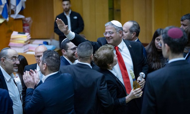 İsrail “Filistinlileri idam” yasasını onayladı, Mecliste şampanyalı kutlama