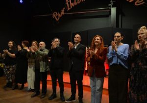 LBT Dünya Tiyatro Günü’nde sahnedeydi | Harmancı yeni merkez için tarih verdi