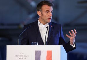 Macron Kıbrıs’tan sonra Yunanistan’a geçti: Charles de Gaulle bölgeye ilerliyor