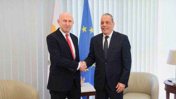 İngiltere Savunma Bakanı Kıbrıs’ta