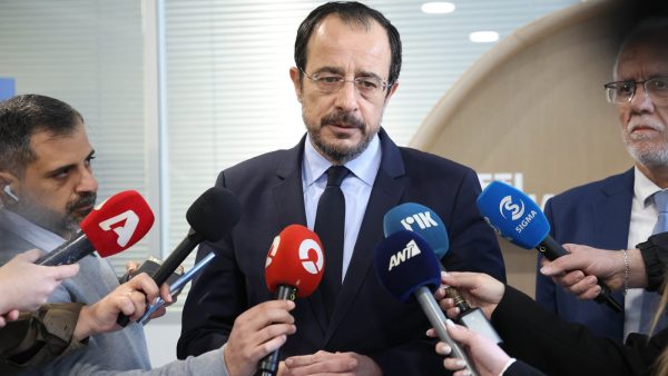 Hristodulidis: “Vatandaşların endişesi haklı; İngiliz üsleri konusunda hiçbir ihtimali dışlamıyorum“