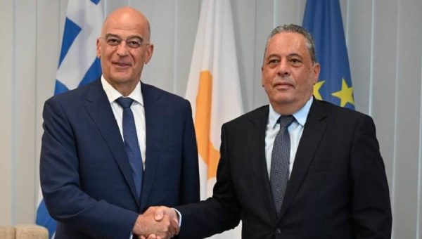 Dendias-Palmas görüşmesi I Kıbrıs’taki Yunan askeri varlığı masada