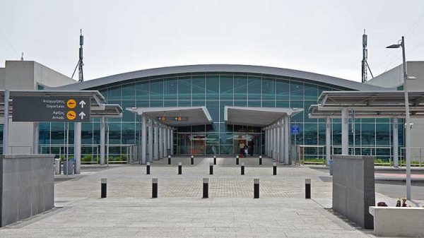 Larnaka Havalimanı’nda 39 uçuş iptal edildi!