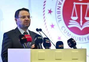 Akın Gürlek’ten “kırmızı bülten” açıklaması