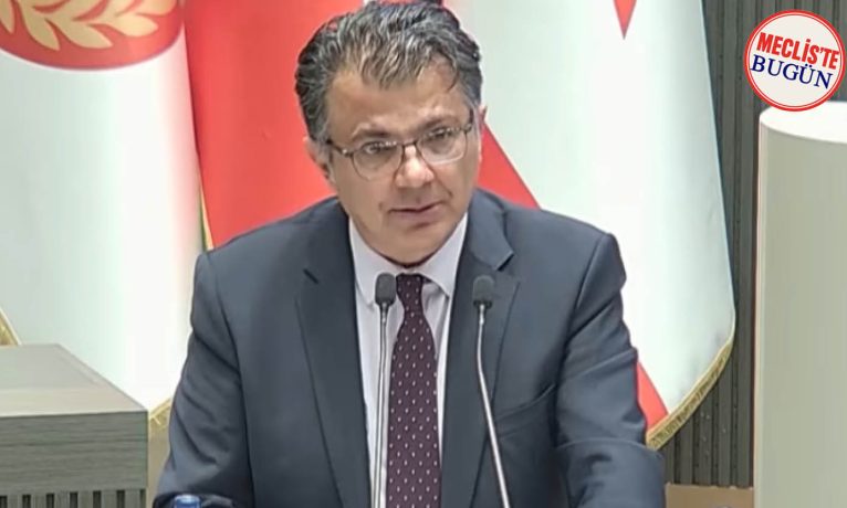 Akansoy: “Bombaların altında demokrasi kurulmaz”