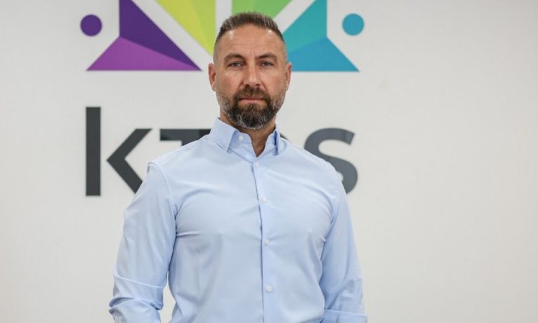 Maviş: “Bir tarafta fidan dikenler, diğer tarafta orman satanlar”