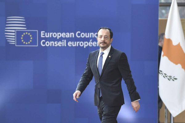 Kriz sonrası Brüksel’de yeni tartışma I Hristodulidis: “İngiliz üslerinin statüsü yeniden ele alınmalı“