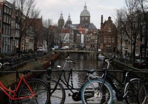Amsterdam’da Yahudi okulunda patlama