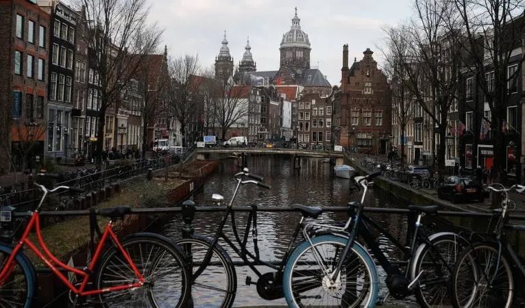 Amsterdam’da Yahudi okulunda patlama