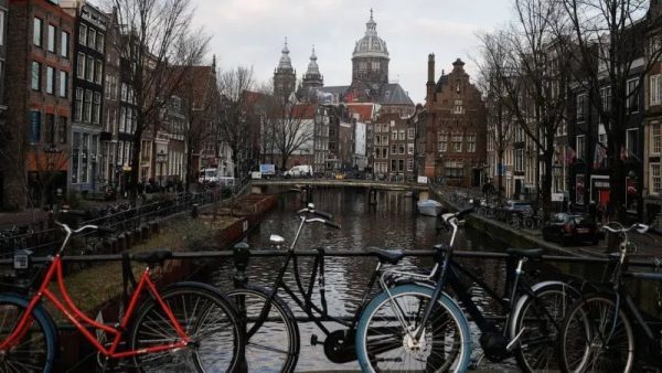 Amsterdam’da Yahudi okulunda patlama
