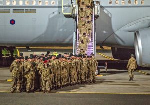 The Times: Birleşik Krallık, Estonya ve Kıbrıs’taki askerlerini çekmek zorunda kalabilir