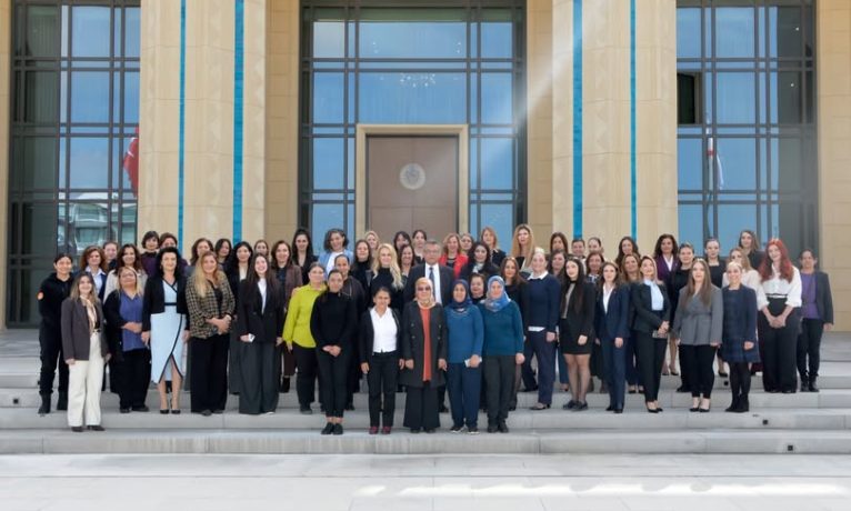 Erhürman: “Cumhurbaşkanlığında kadınların çoğunlukta olmasından gurur duyuyorum”