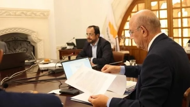 Yakıtta vergi indirimi gündemde: Güneydeki hükümet destek paketi hazırlıyor